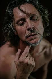 Etienne Roets's Instagram, Twitter & Facebook