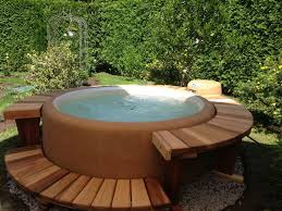 Die Neue Art Von Whirlpools Portabel Preiswert Energiesparend Ideal Fur Ihren Garten Und Dachterrasse Whirlpool Terrasse Terrassenrenovierung Hot Tub Privacy