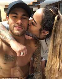 Neymar sister rafaella beckran is currently dating ac milan's andre silva. Psg Star Neymar Attends Sister S Birthday For A Fourth Year In A Row Daily Mail Online