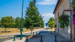 Être parent, c'est se poser beaucoup de questions, notamment sur le choix de l'école où sera scolarisé son enfant. Saint Elix Le Chateau La Fete Locale Demarre Vendredi Ladepeche Fr