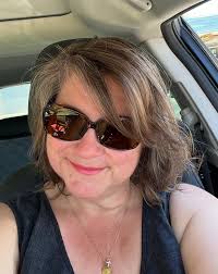 It's the perfect time to reintroduce myself to you all. Most of y'all know  the older version of me, but here's the updated version 😂. I'll definitely  be posting more. I got