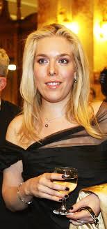 Dagmar havlová was born on march 22, 1953 in brno, czechoslovakia. Havlove Baracek V Praze Dejvicich Bydli Tam Dcera Nina S Rodinou Ahaonline Cz