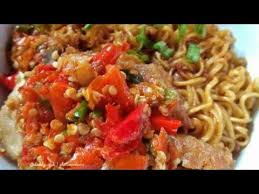 However, this dish is very popular in indonesia and has been modified to indonesian's taste by adding sweet soy sauce. Cara Bikin Mie Goreng Ayam Geprek Gampang Dan Enak Youtube