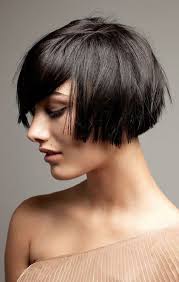 The 'mushroom' cut is a retro bob hairstyle that had its peak in popularity in the 70s. Pin On Hairstyles