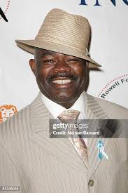 40 Victoria Rowell Steps Out For High Tea At Noon Stock Photos, High-Res  Pictures, and Images