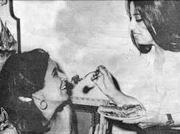 عز الدين، نبيل، فاروق، وسامي، وأربع بنات: Ø°ÙƒØ±Ù‰ Ù…ÙŠÙ„Ø§Ø¯ Ø§Ù„Ø³Ù†Ø¯Ø±ÙŠÙ„Ø§ 10 ØµÙˆØ± Ù†Ø§Ø¯Ø±Ø© ØªØ¬Ù…Ø¹ Ø³Ø¹Ø§Ø¯ Ø­Ø³Ù†ÙŠ Ø¨Ù†Ø¬ÙˆÙ… Ø§Ù„Ø²Ù…Ù† Ø§Ù„Ø¬Ù…ÙŠÙ„ Ø§Ù„ÙŠÙˆÙ… Ø§Ù„Ø³Ø§Ø¨Ø¹