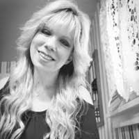 Lori Hyde's Instagram, Twitter & Facebook