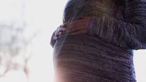 Babybauch Ab Wann Sieht Man Den Schwangerschaftsbauch Hallo Eltern
