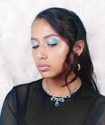 Elsa Naranjo's Instagram, Twitter & Facebook