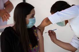 Así como 3 contratos en lo bilateral, con 3 farmacéuticas. Coronavirus Una Doctora En Mexico Sufre Reacciones Graves Tras Recibir La Vacuna De Pfizer El Pais Mexico