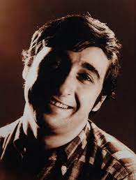 Müjdat gezen, türkiye gençlik birliği için sahneye çıktı. Eski Yazilarim 8 Mujdat Gezen Usta Dan Kisi Marka Dersleri Kisi Markalar