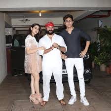She was born to the indian film actress amrita singh. Sara Ali Khan Photos Childhood Birthday Family And Co Stars