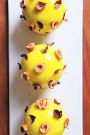 Spheres Citron Praline Noisette Entremets Individuels Recette Olivia Patisse Praline Noisette Dessert Fraise Praline