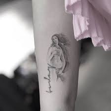 Aphrodite Birth Of Venus Tattoo Venus Tattoo On Cailin Russo S Right Inner Arm Venus Tattoo Aphrodite Tattoo Tattoos