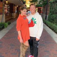 The youtube and tiktok star, 17, gushed about her 'wonderful, perfect, most beautiful' partner. Jayden Siwa Bio Age Net Worth Height Single Nationality Body Measurement Career