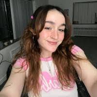 Samantha Tunstall's Instagram, Twitter & Facebook