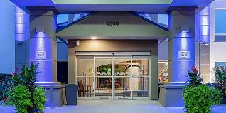 Some of the more popular amenities offered include. Hotels Near Midway Airport Holiday Inn Express Suites Chicago Midway Airport