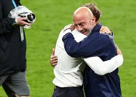 Gianluca vialli in occasione della consegna del premio dedicato alla memoria di giacinto facchetti il bello del calcio (foto ansa). I8fewpgqxypbbm