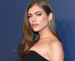 Sampaio acerta empréstimo de andré luiz para a ponte preta. Valentina Sampaio Is The First Trans Model To Appear In The Sports Illustrated Swimsuit Issue Hellogiggles