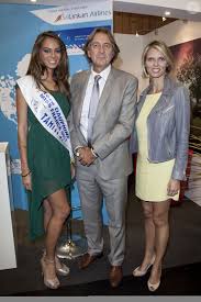 Photo : Hinarani de Longeaux, première dauphine de Miss France 2013, auprès  de Sylvie Tellier et Danny Schepers au salon Top Resa à Paris, Porte de  Versailles, le 25 septembre 2013.