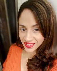 Lesley Whitman's Instagram, Twitter & Facebook