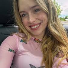 Sara Smith (@saraplustwins)