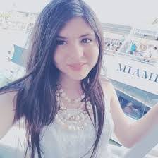 Paula Serpa's Instagram, Twitter & Facebook