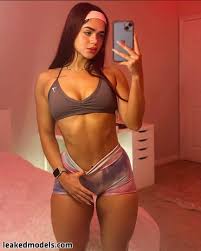 yerlyperkins Гола изтичане OnlyFans снимка 5 - Nudogram v2.1