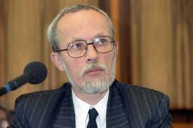 Image of David Lockwood, U.N. Development Programme (UNDP) chief in  Bangladesh, launches