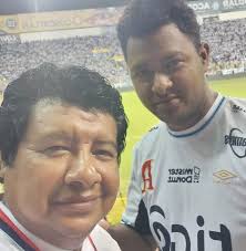 Estadio Jiboa en mal estado Despues de disputarse la final de segunda  división en el estadio Jiboa de San Vicente jugadores, cuerpo tecnico de  Turin, y algunos medios de comunicación que se