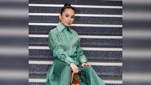 Biodata penuh pengacara cantik jasmine suraya chin. Watak Antagonis Angkat Nama Jasmine