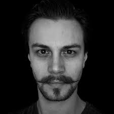 This high quality plunge router has been tested and works as it should. The  item shows some signs of normal wear but nothing that would affect how it  works. Makita makes top