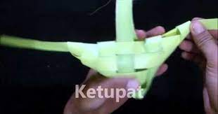 Cara Membuat Ketupat Sungu Atau Ketupat Tanduk Dari Daun Lontar Kelapa Tanduk Daun