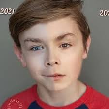 Julian Hilliard's Instagram, Twitter & Facebook