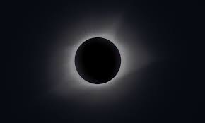 Dezember, überträgt sna live aus piedra del aguila in argentinien, wie eine totale sonnenfinsternis den himmel über patagonien erhellt. Sonnenfinsternis Reisen