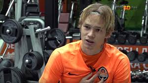 Join facebook to connect with mikhail mudrik and others you may know. Mihail Mudrik Intervyu O Starte Karery Tatuirovkah Video Novosti Futbola Futbol Segodnya