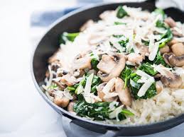 Risotto Aux Epinards Et Champignons Recette Recette Risotto Recette Epinards Frais Recettes De Cuisine