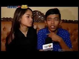 Dede sunandar memberikan momen berkesan dengan menemani sang istri selama persalinan anak ketiga. Dede Sunandar Dan Istri Kembali Mesra Seleb On News 10 10 Youtube