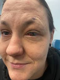 Discussion about appearance and pop culture references