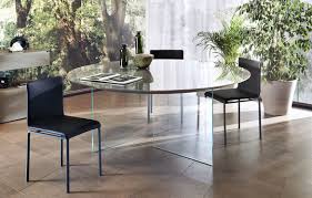 Esstisch Tondi Der Esstisch Aus Der Air Linie Von Lago Durch Seine Beine Aus Kristallglas Wirkt Der Tisch Als Wurde Er Schweben Die Esstisch Tisch Zuhause