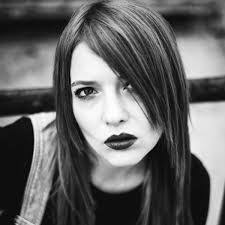 Vicky Richter's Instagram, Twitter & Facebook