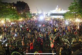 Nyc critical mass august 2019 (self.criticalmass). Critical Mass Hamburg On Twitter Heute Abend Critical Mass Hamburg Ab 19 00 Uhr Ab Den Deichtorhallen Aus Bitte Helft Beim Corken Der Strassen Habt Ganz Viel Spass Und Jeder Bringt