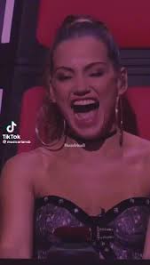 Mi Padre Me Enseño Que Hay Que Luchar Niño Cantando