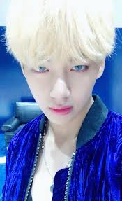 Can't wait to see jungkook on stage with blonde hair tomorrow… 9. V With Blue Eyes And Blonde Hair Bts Taehyung Taehyung Taehyung Selca
