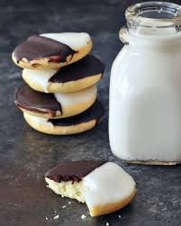 They were made famous to the rest of the world by an episode of seinfeld entitled the dinner party. Classic New York Black And White Cookie Vegan Spabettie
