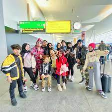 Kisah keluarga gen halilintar ini cukup inspiratif dan dapat dicontoh semangat, kerja keras. 10 Potret Gen Halilintar Sambut Tahun Baru 2020 Di New York