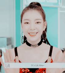 Log in to save gifs you like, get a customized gif feed, or follow interesting gif creators. Itzy Gif And Lia Image 6810354 On Favim Com