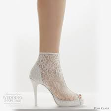 .non trattabili scarpe tacco 6cm pizzo e raso bianco taglia 39 da sposa, nuove non indossate al matrimonio per problemi fisici attinenti al tacco ( ho indossato le ballerine!), perfette e introvabili. 6 Dettagli In Pizzo Per Il Vostro Look Da Sposa