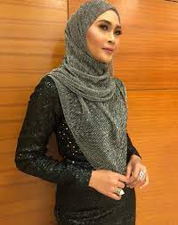 570,815 likes · 72,845 talking about this. Biodata Dan Latar Belakang Penyanyi Siti Nordiana Iluminasi