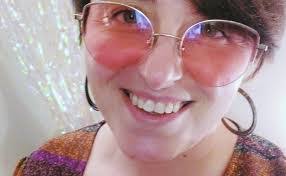 Laura Knoll's Instagram, Twitter & Facebook